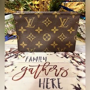 Louis Vuitton Toiletry pouch 15